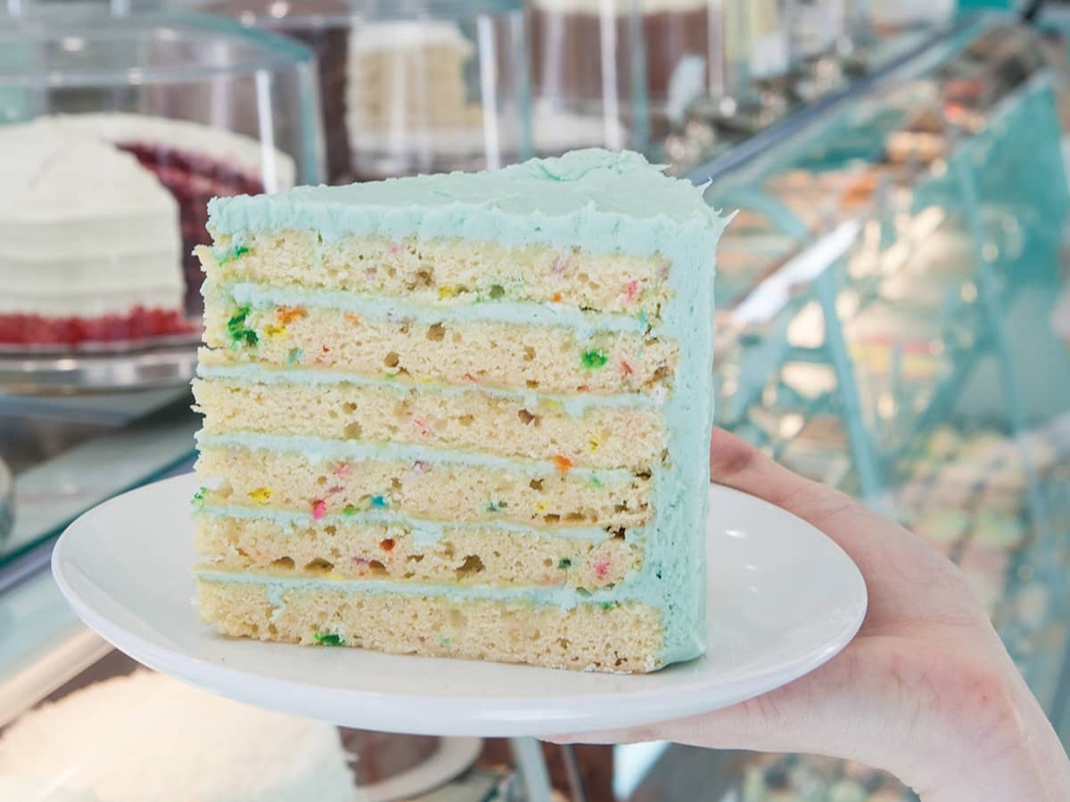 Oprah's Favorite Blue Velvet Layer Cake By Carousel Cakes, 54% OFF