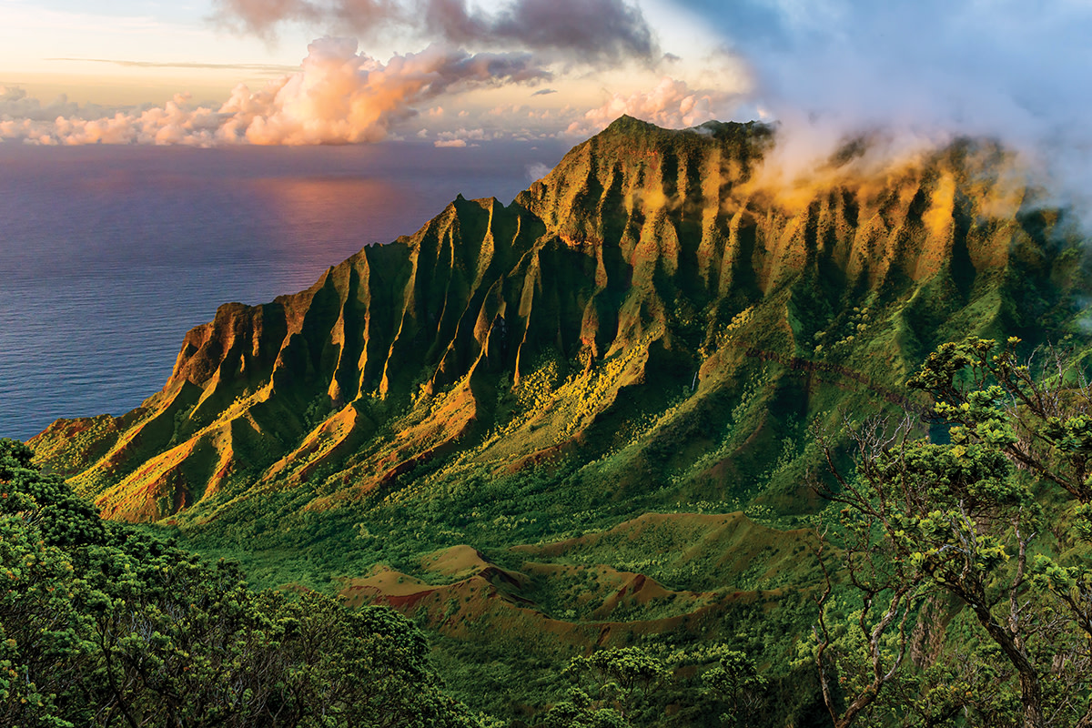 Why rock stacking at Hanakapiai Beach isn't considered pono (right) -  Hawaii Magazine